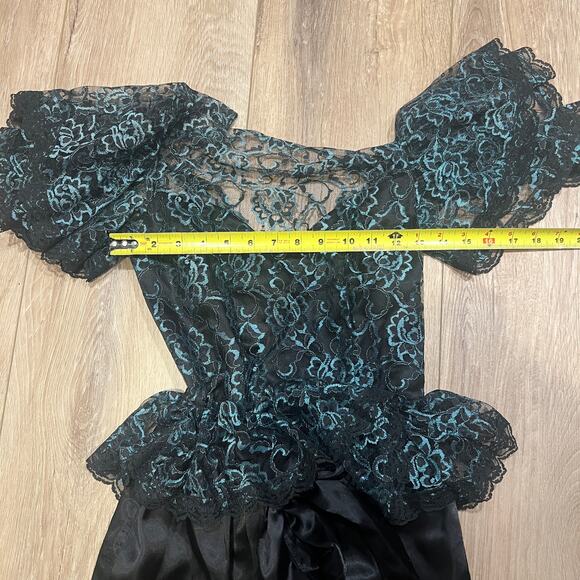 GUNNE SAX BY JESSICA MCCLINTOCK Women's Vintage Lace Peplum Dress - Picture 6 of 8